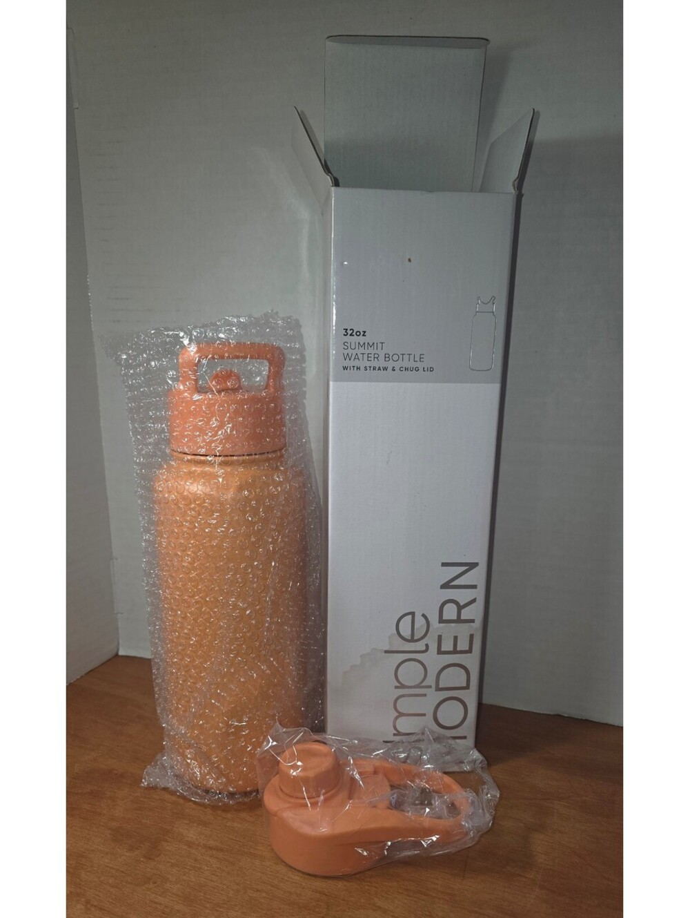 NIB simple modern 32 oz Summit water bottle Orange